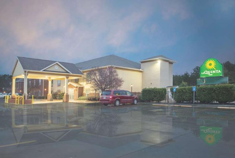 La Quinta Inn By Wyndham Calhoun South I-75 מראה חיצוני תמונה