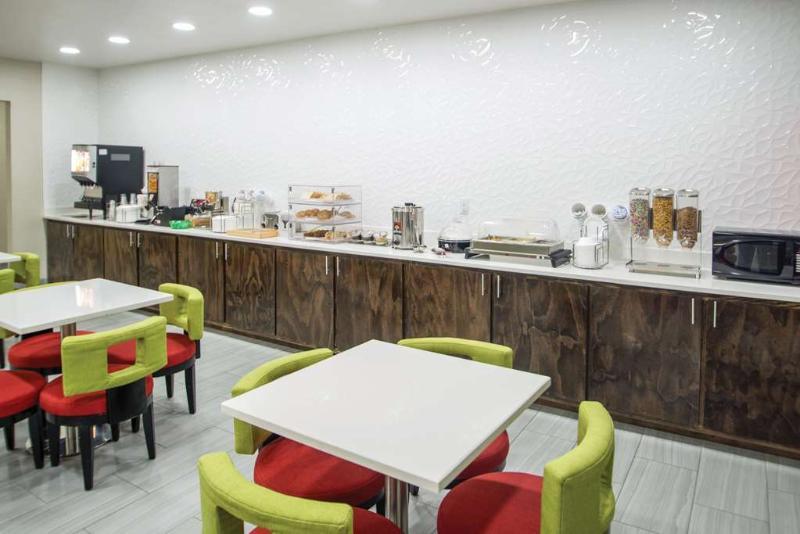 La Quinta Inn By Wyndham Calhoun South I-75 מראה חיצוני תמונה